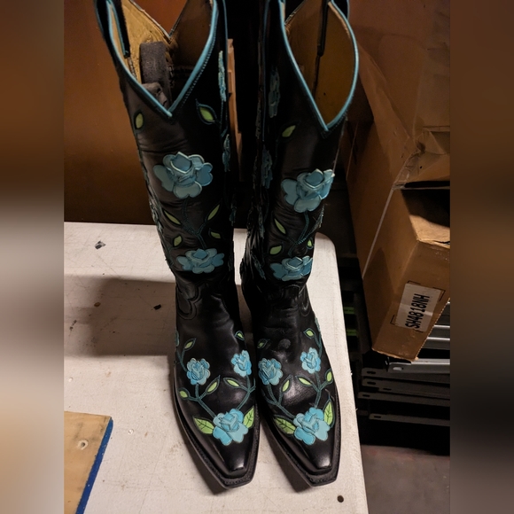 O'Susanna 14" Wedding Boots - Picture 2 of 5